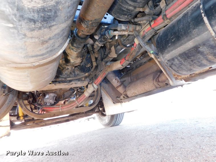 image for item DJ5931 2013 Kenworth T800  semi truck