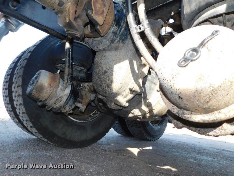 image for item DJ5931 2013 Kenworth T800  semi truck