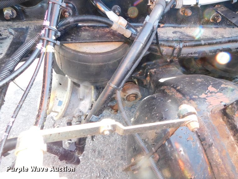 image for item DJ5931 2013 Kenworth T800  semi truck