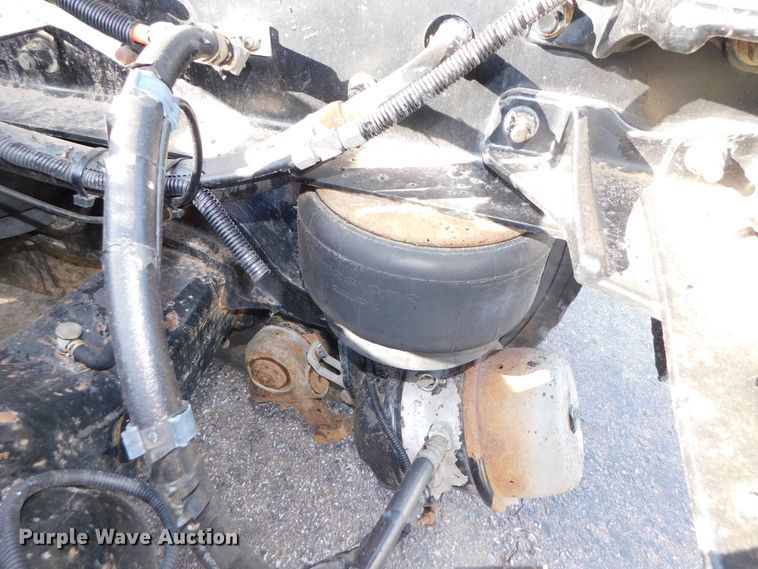 image for item DJ5931 2013 Kenworth T800  semi truck