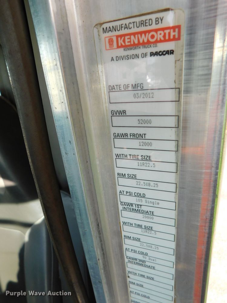 image for item DJ5931 2013 Kenworth T800  semi truck