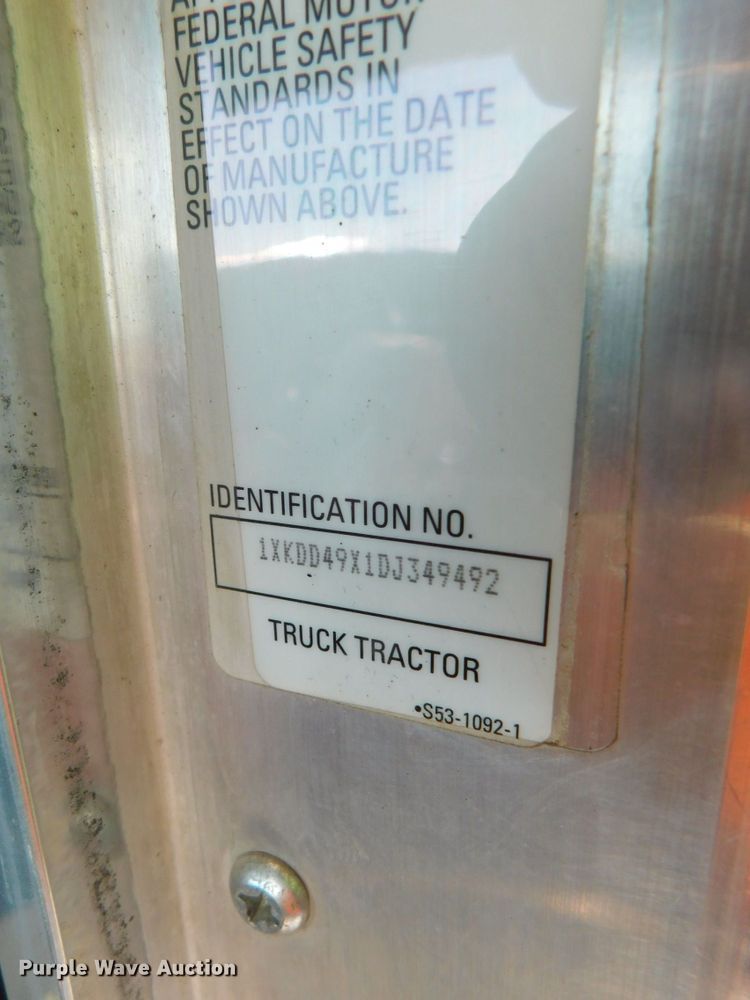 image for item DJ5931 2013 Kenworth T800  semi truck