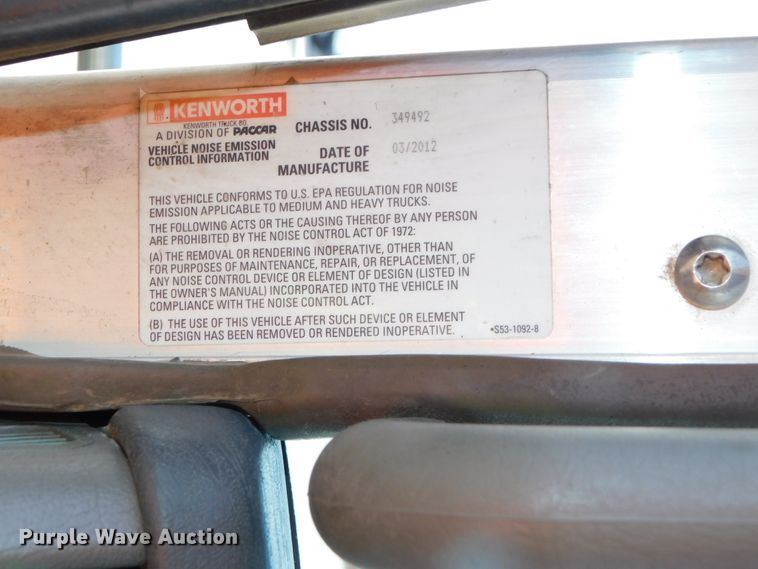 image for item DJ5931 2013 Kenworth T800  semi truck