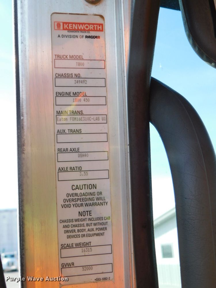 image for item DJ5931 2013 Kenworth T800  semi truck