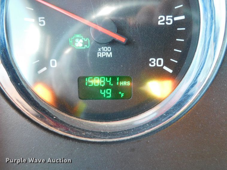 image for item DJ5932 2013 Kenworth T800  semi truck