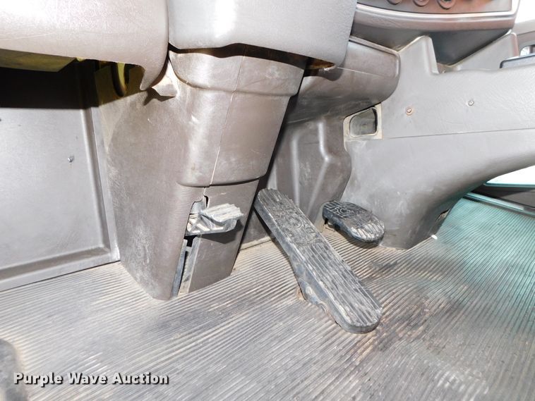 image for item DJ5932 2013 Kenworth T800  semi truck