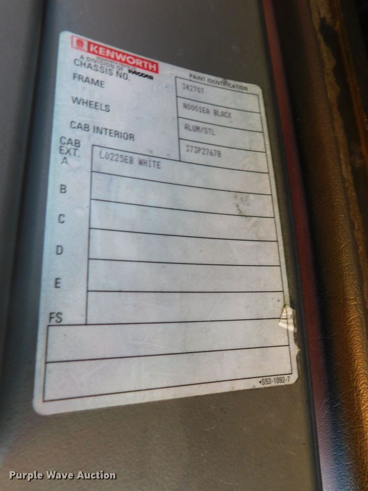 image for item DJ5932 2013 Kenworth T800  semi truck