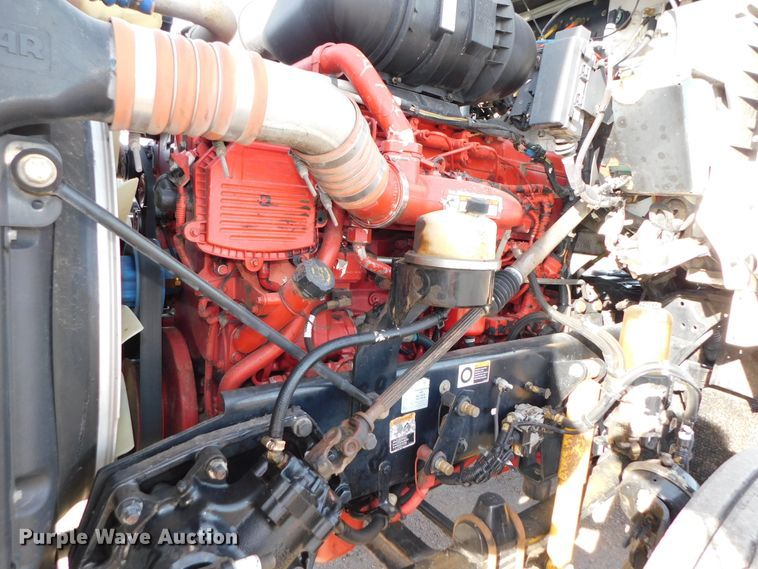 image for item DJ5932 2013 Kenworth T800  semi truck