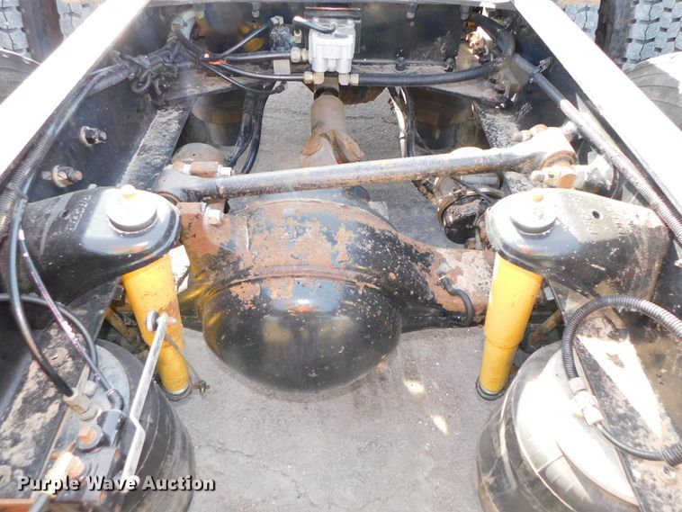 image for item DJ5932 2013 Kenworth T800  semi truck