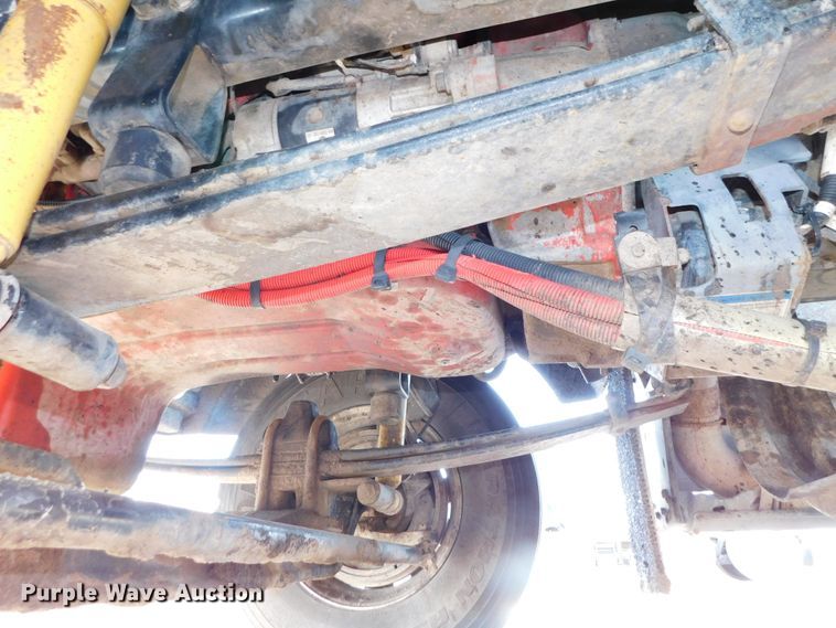 image for item DJ5932 2013 Kenworth T800  semi truck