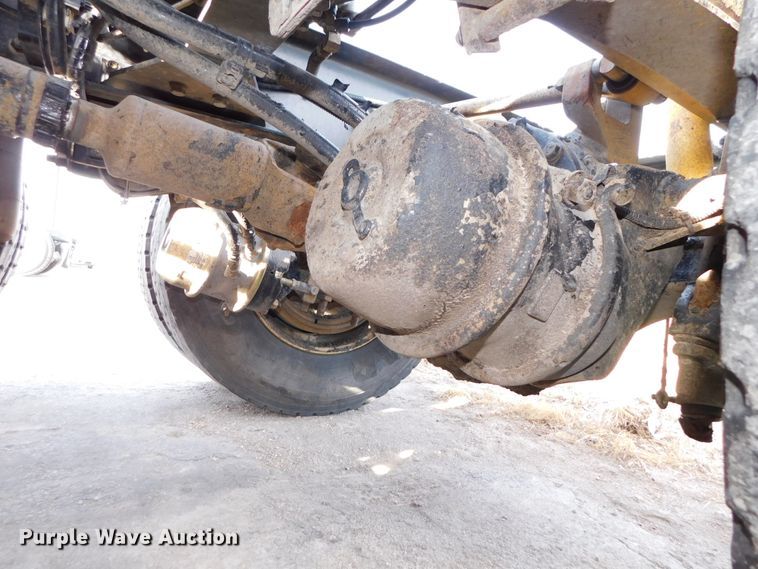 image for item DJ5932 2013 Kenworth T800  semi truck