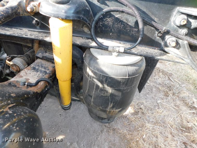 image for item DJ5932 2013 Kenworth T800  semi truck