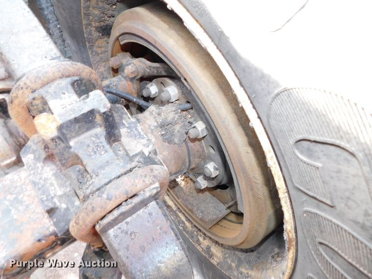 image for item DJ5932 2013 Kenworth T800  semi truck