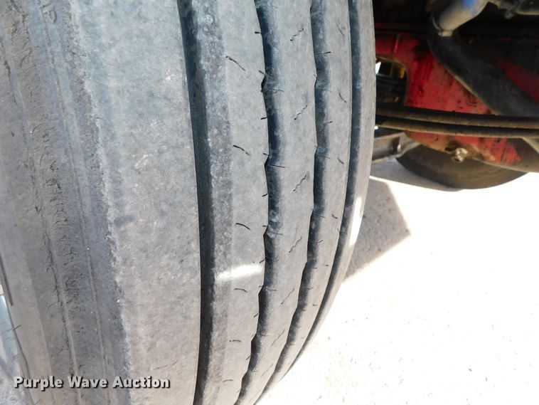 image for item DJ5932 2013 Kenworth T800  semi truck