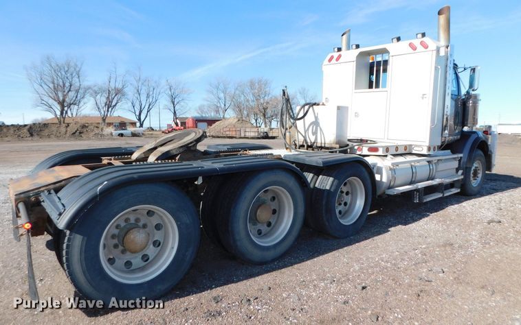 image for item DJ5934 2012 Western Star 4900SB  semi truck