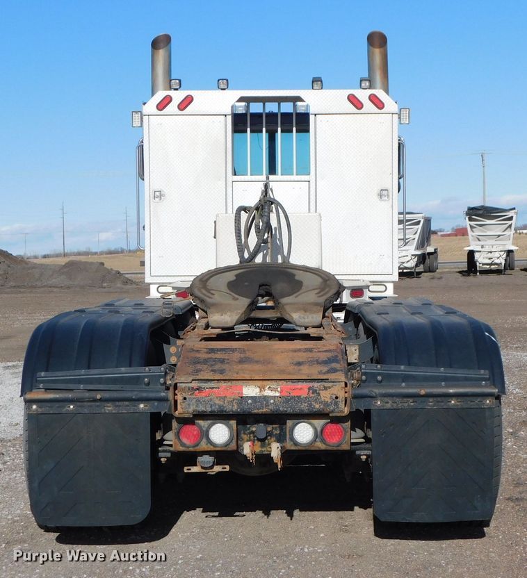 image for item DJ5934 2012 Western Star 4900SB  semi truck