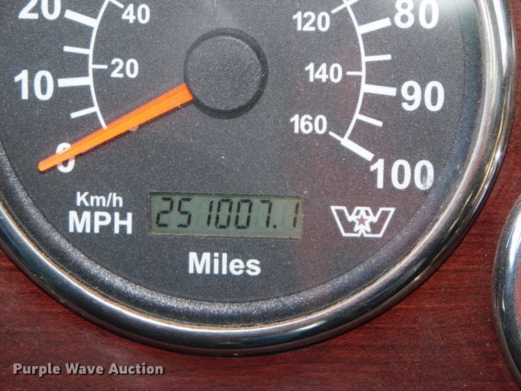 image for item DJ5934 2012 Western Star 4900SB  semi truck