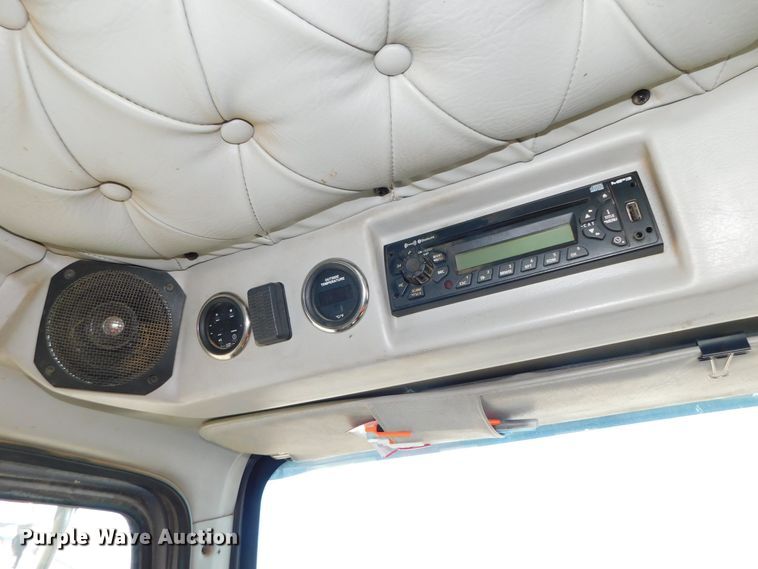 image for item DJ5934 2012 Western Star 4900SB  semi truck