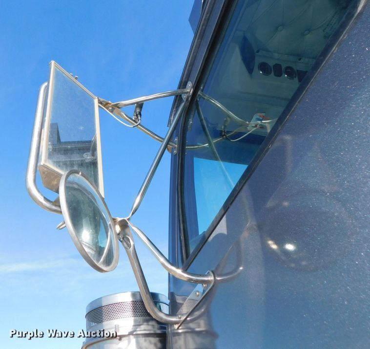 image for item DJ5934 2012 Western Star 4900SB  semi truck