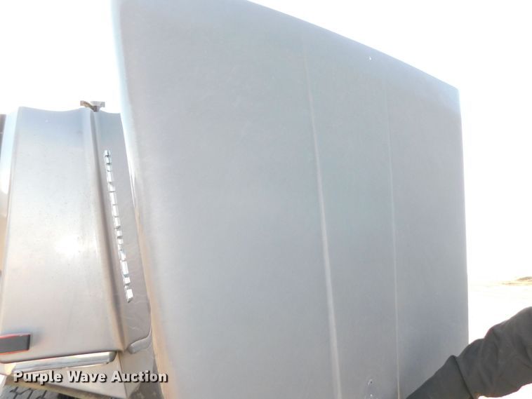 image for item DJ5934 2012 Western Star 4900SB  semi truck