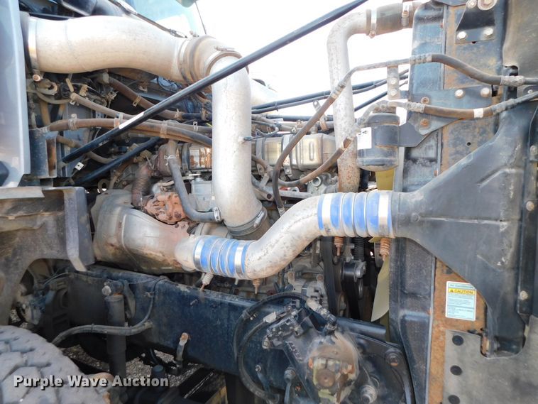 image for item DJ5934 2012 Western Star 4900SB  semi truck