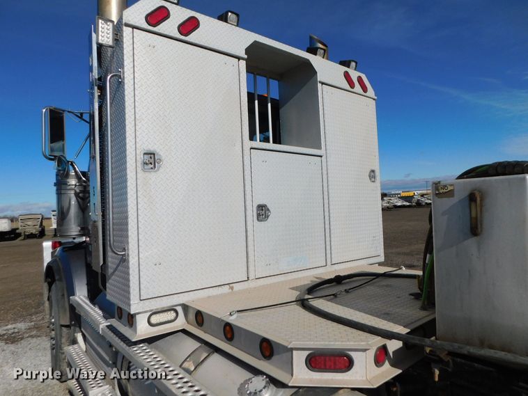 image for item DJ5934 2012 Western Star 4900SB  semi truck