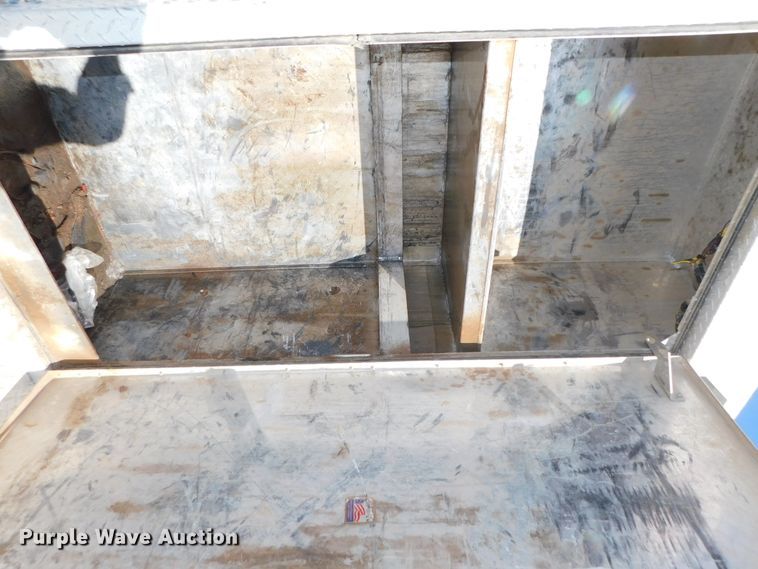 image for item DJ5934 2012 Western Star 4900SB  semi truck