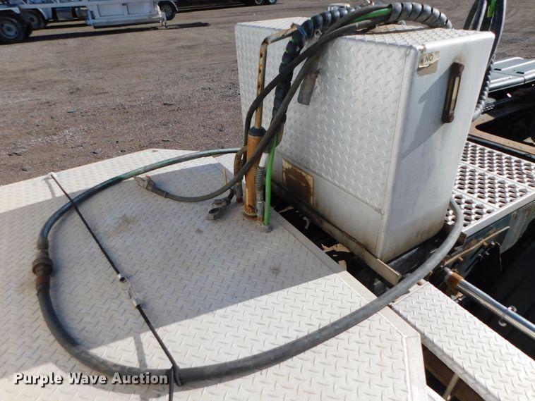 image for item DJ5934 2012 Western Star 4900SB  semi truck