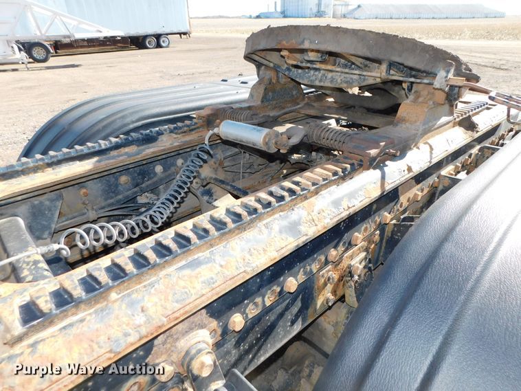 image for item DJ5934 2012 Western Star 4900SB  semi truck