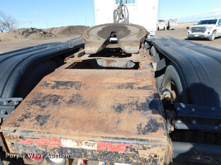 image for item DJ5934 2012 Western Star 4900SB  semi truck