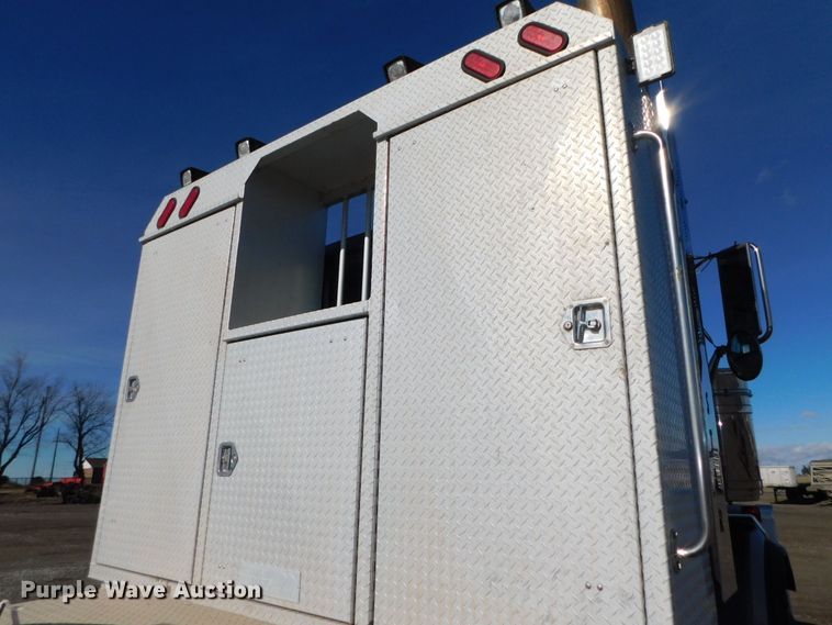 image for item DJ5934 2012 Western Star 4900SB  semi truck