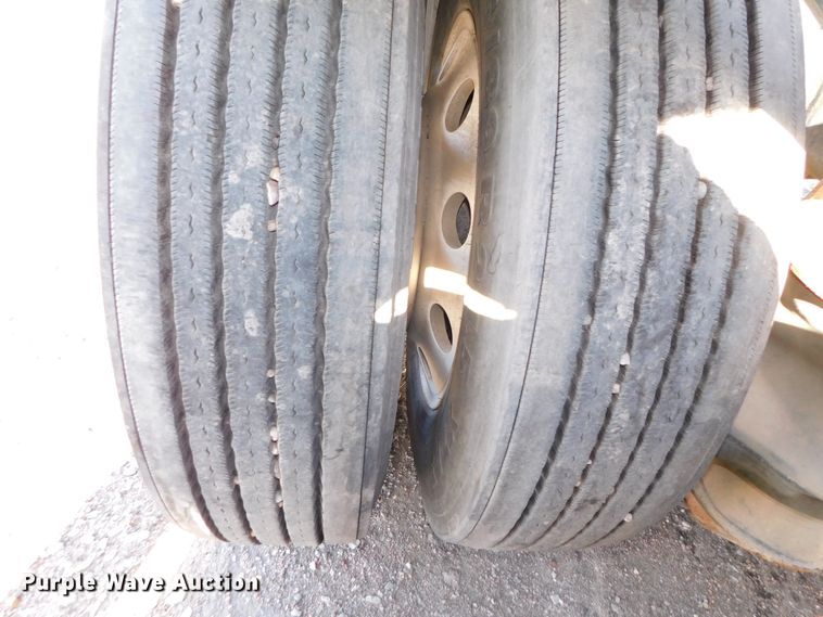 image for item DJ5934 2012 Western Star 4900SB  semi truck