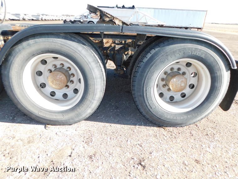 image for item DJ5934 2012 Western Star 4900SB  semi truck