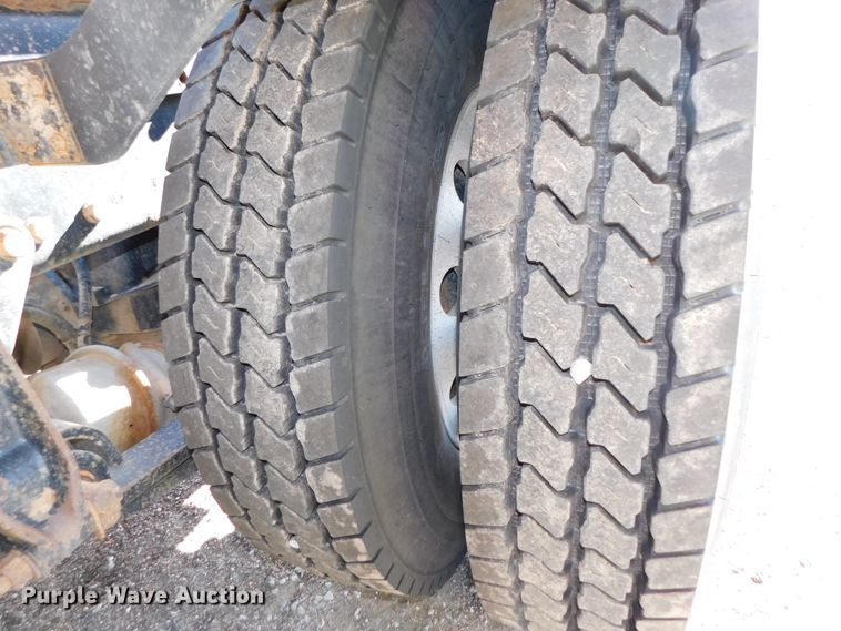 image for item DJ5934 2012 Western Star 4900SB  semi truck