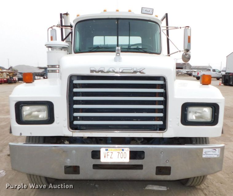 image for item DJ5935 1995 Mack RD690S  water truck
