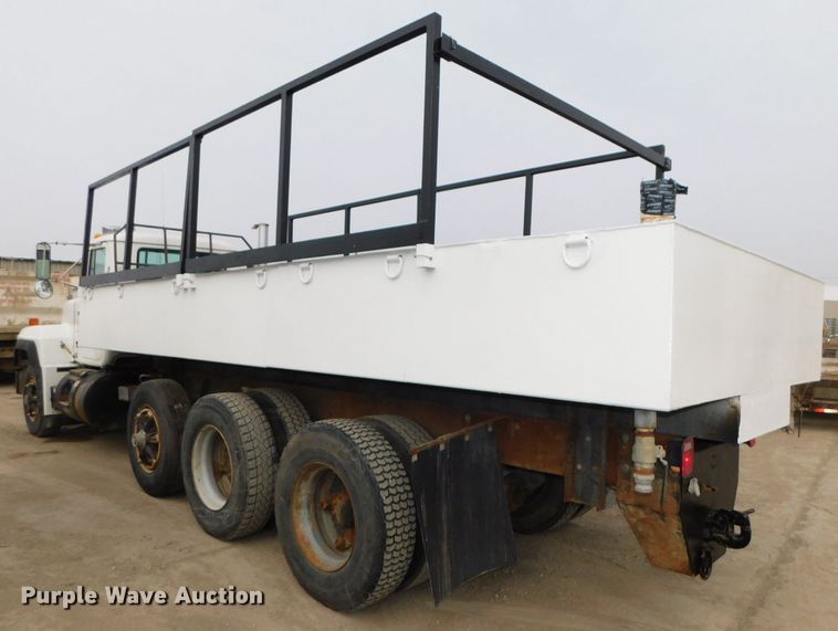 image for item DJ5935 1995 Mack RD690S  water truck