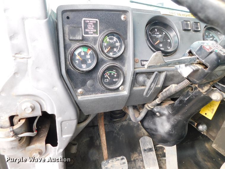 image for item DJ5935 1995 Mack RD690S  water truck