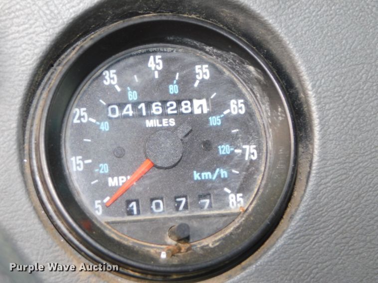 image for item DJ5935 1995 Mack RD690S  water truck