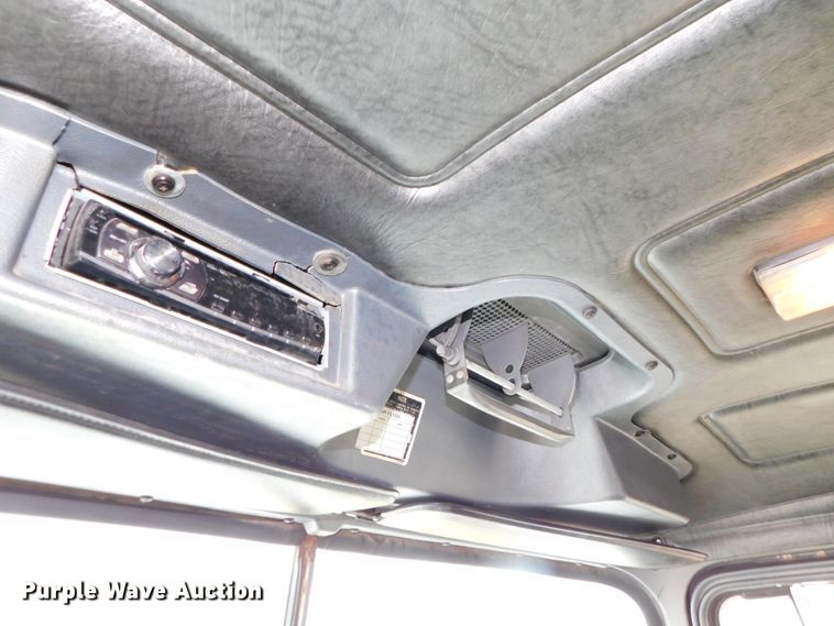 image for item DJ5935 1995 Mack RD690S  water truck