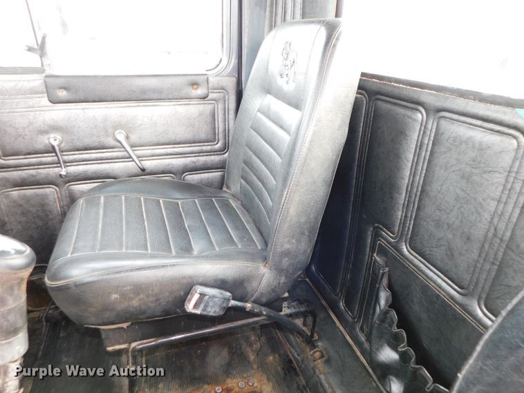 image for item DJ5935 1995 Mack RD690S  water truck