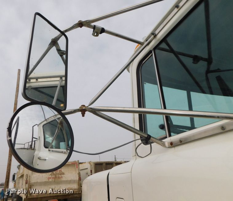 image for item DJ5935 1995 Mack RD690S  water truck