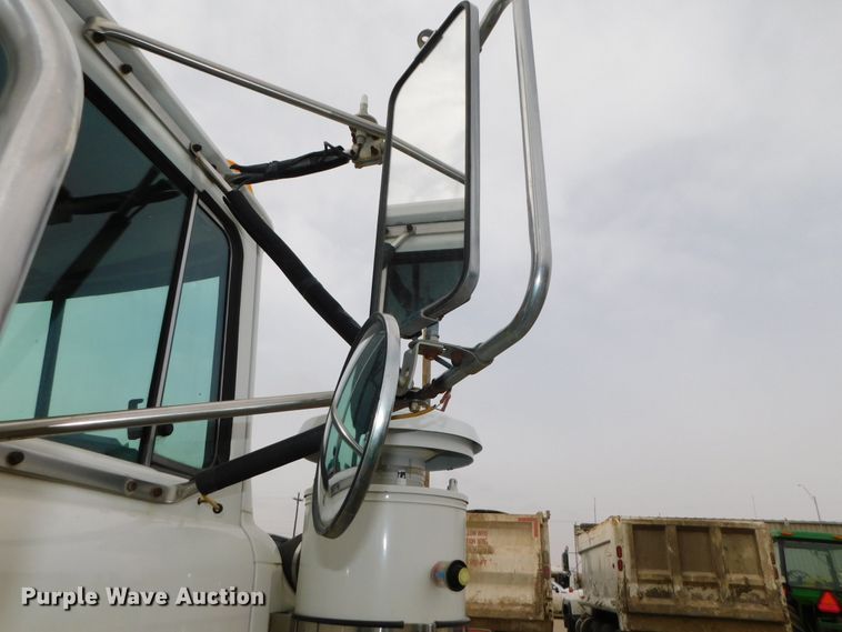 image for item DJ5935 1995 Mack RD690S  water truck