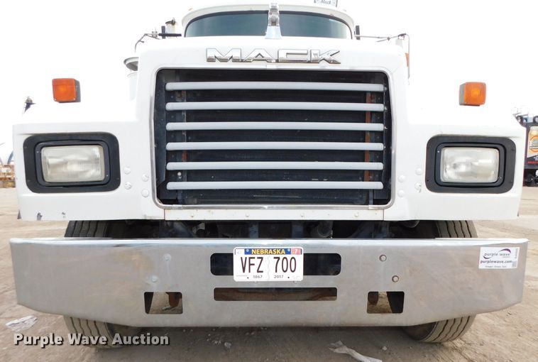 image for item DJ5935 1995 Mack RD690S  water truck