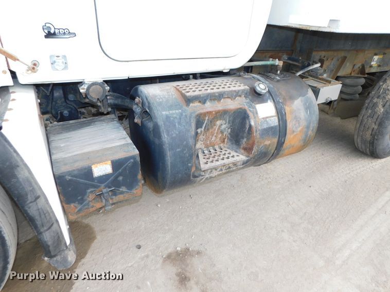 image for item DJ5935 1995 Mack RD690S  water truck