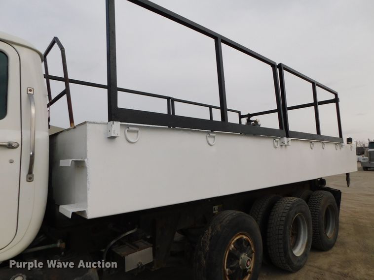 image for item DJ5935 1995 Mack RD690S  water truck