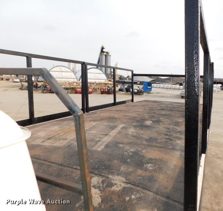 image for item DJ5935 1995 Mack RD690S  water truck