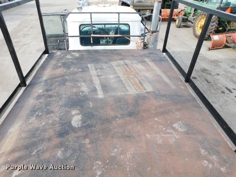 image for item DJ5935 1995 Mack RD690S  water truck