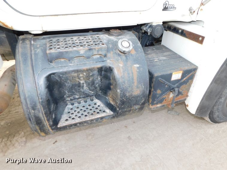 image for item DJ5935 1995 Mack RD690S  water truck