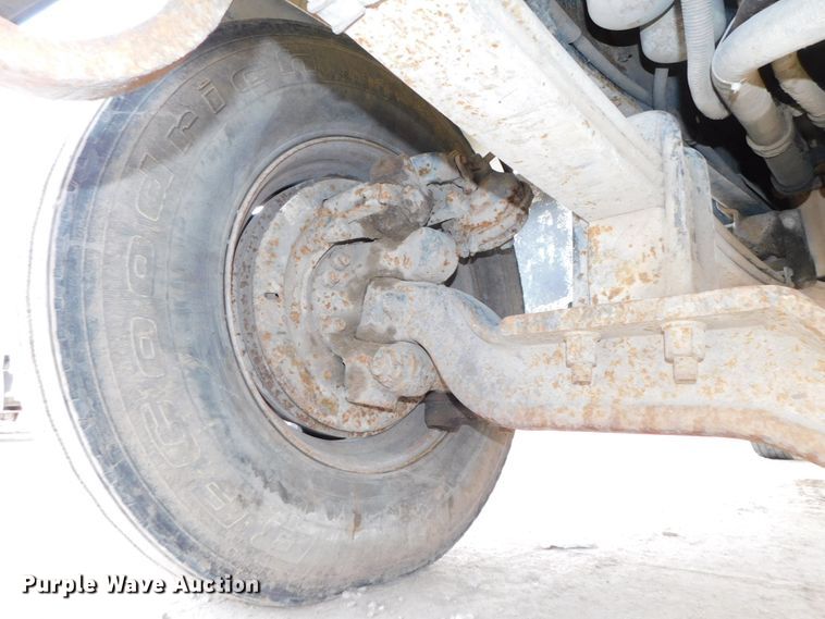 image for item DJ5935 1995 Mack RD690S  water truck