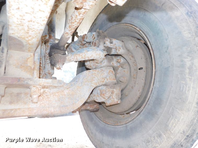 image for item DJ5935 1995 Mack RD690S  water truck